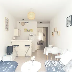 Sainte Maxime grand studio climatisé proche du bord de mer Appartement Sainte-Maxime
