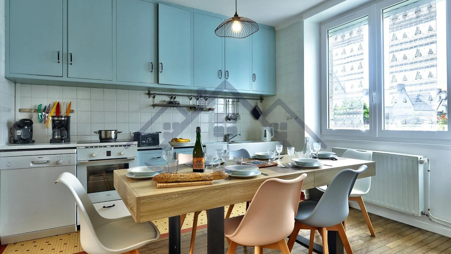 Ty Geoland: Charming Garden Home in Guilvinec with Wi-Fi 0*,