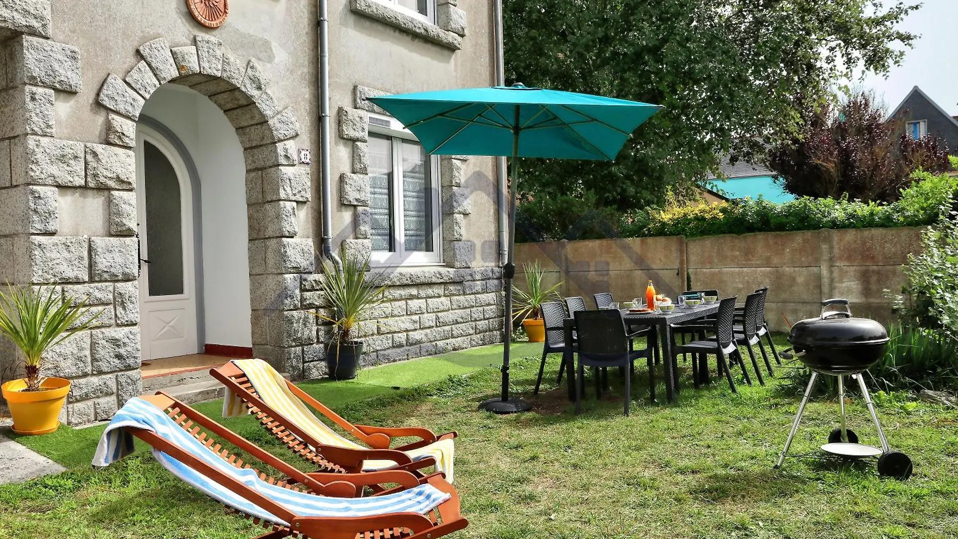 Holiday home Ty Geoland: Charming Garden Home in Guilvinec with Wi-Fi France