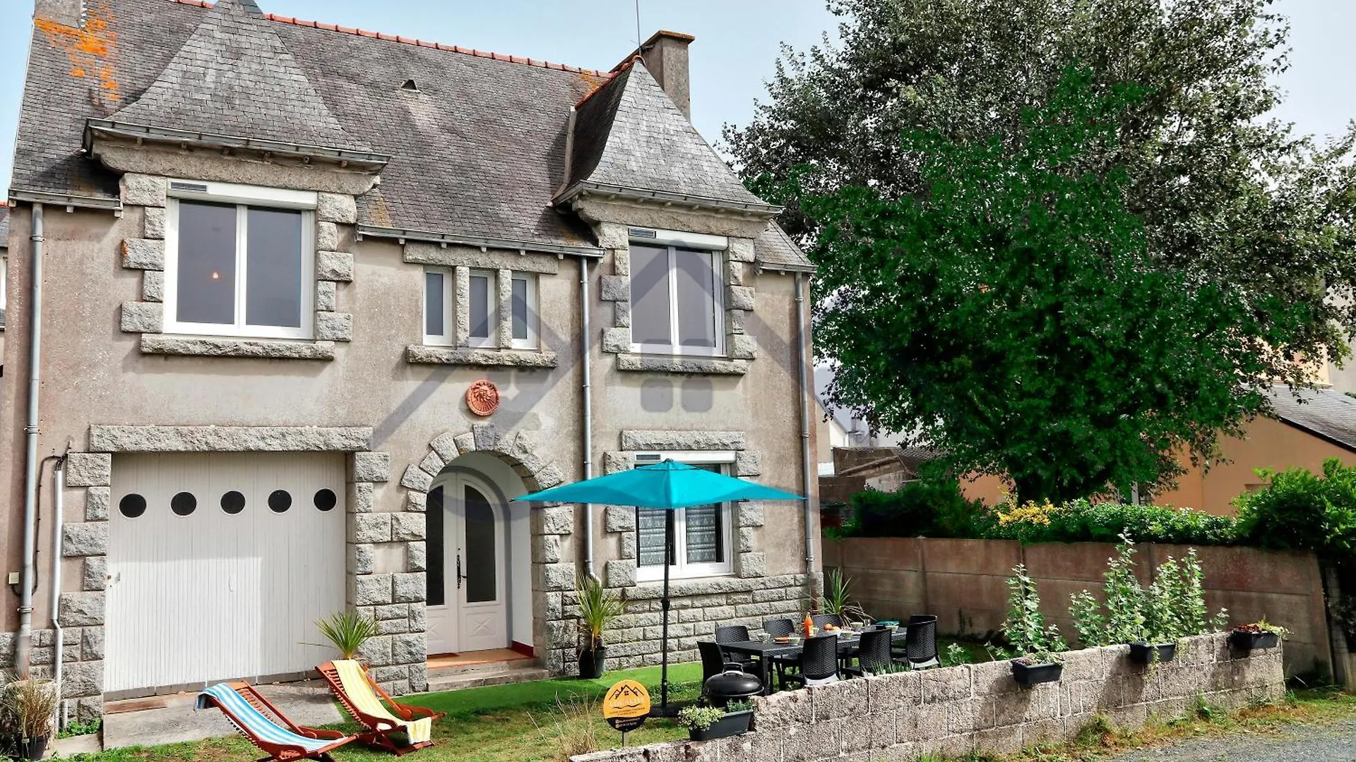 Ty Geoland: Charming Garden Home in Guilvinec with Wi-Fi 0*,