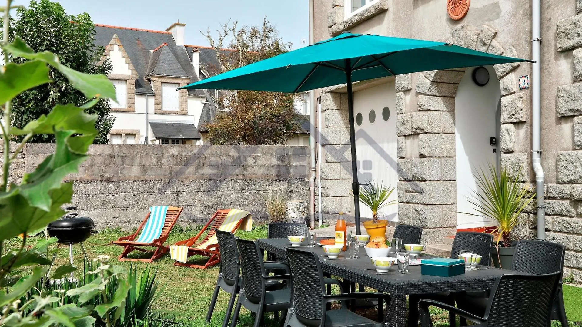 Ty Geoland: Charming Garden Home in Guilvinec with Wi-Fi Holiday home